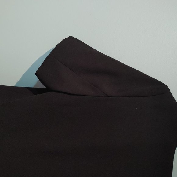 CLASSIC Black Dress - Picture 5 of 5